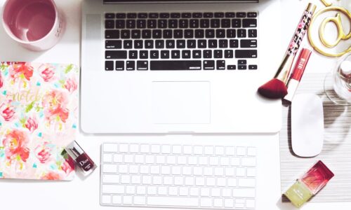 Autoridade de Contexto: Por que a IA ignora sites genéricos