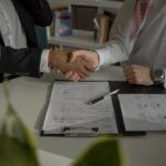Como compradores corporativos usam IA para selecionar fornecedores